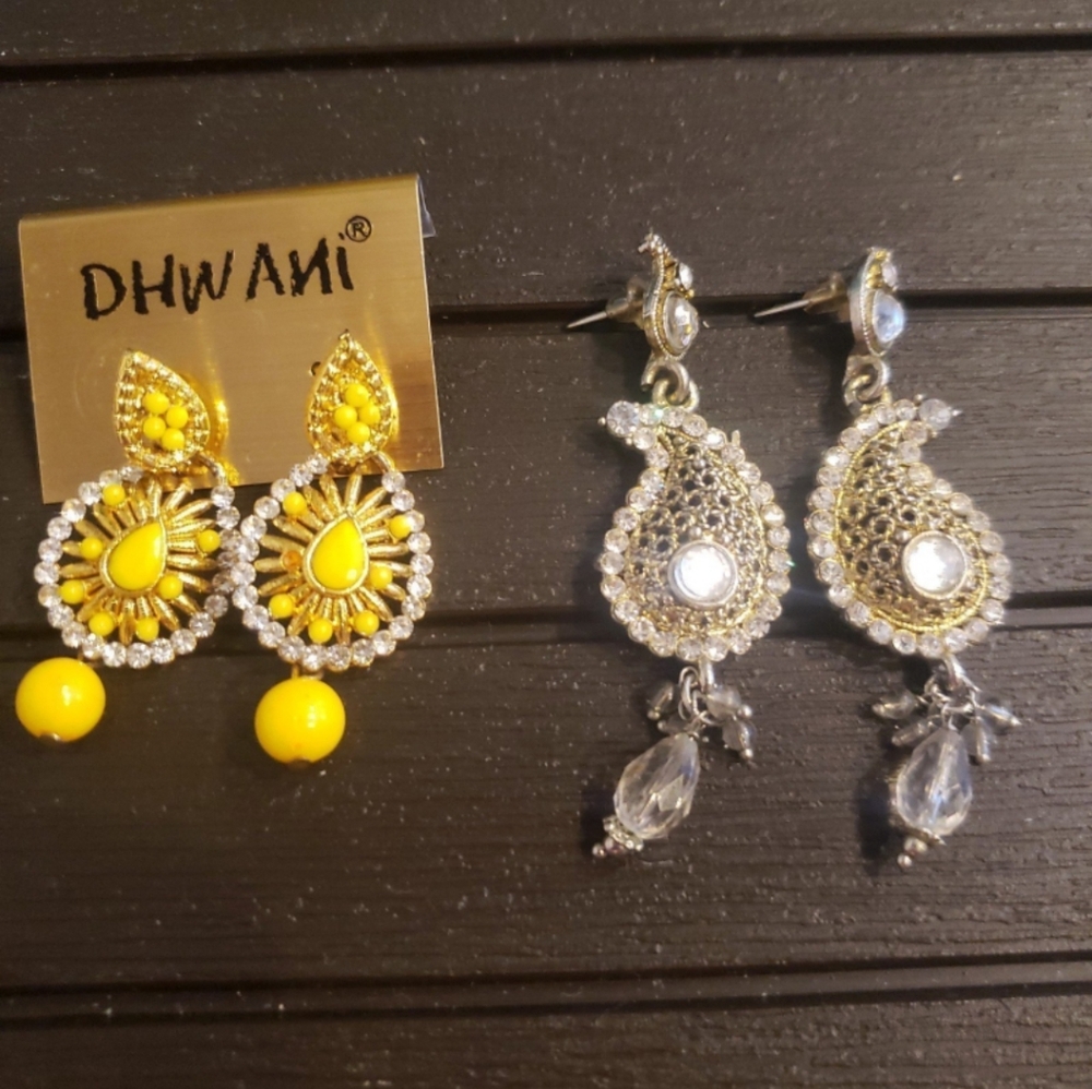 💕💕💕 5 for $20 Sparkle indian earrings brilliant india 2 pair bundle